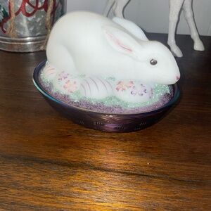 Fenton Bunny on Nest Vintage Hand-painted by Meeks